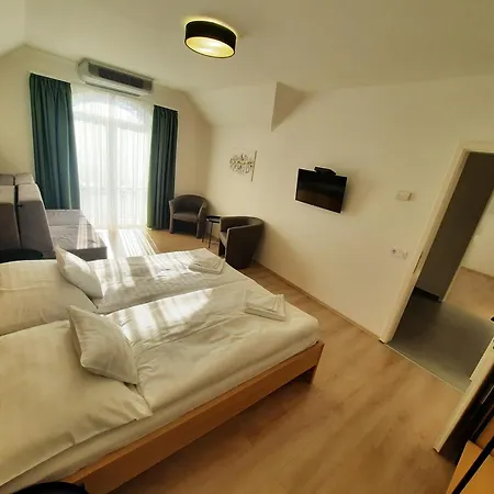 Sovirag Termal Panzio Guest house *