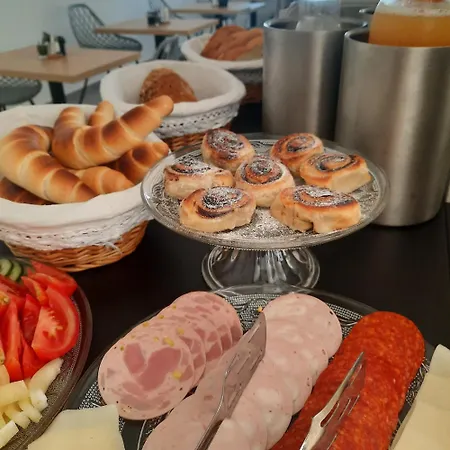 Sovirag Termal Panzio 게스트하우스 Hajdúnánás