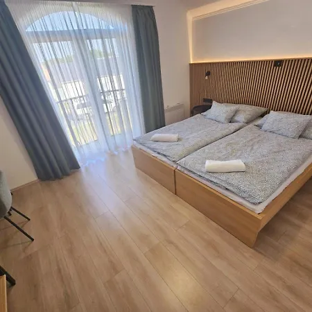 Affittacamere Sóvirág Termál Panzió 3*